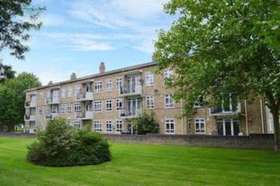 2 bedroom Flat for s...